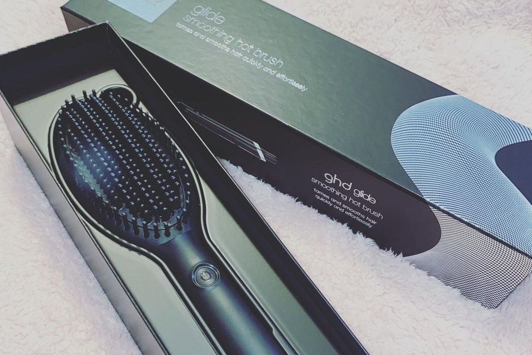 ghd Glide Hot Brush with box